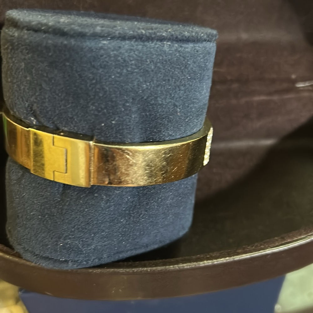 MICHAEL KORS GOLD plated  CRYSTAL STUD BANGLE‎ - Picture 5 of 6
